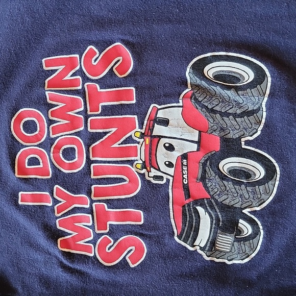 Case "I do my own stunts" navy blue short sleeved tee shirt - Picture 3 of 4